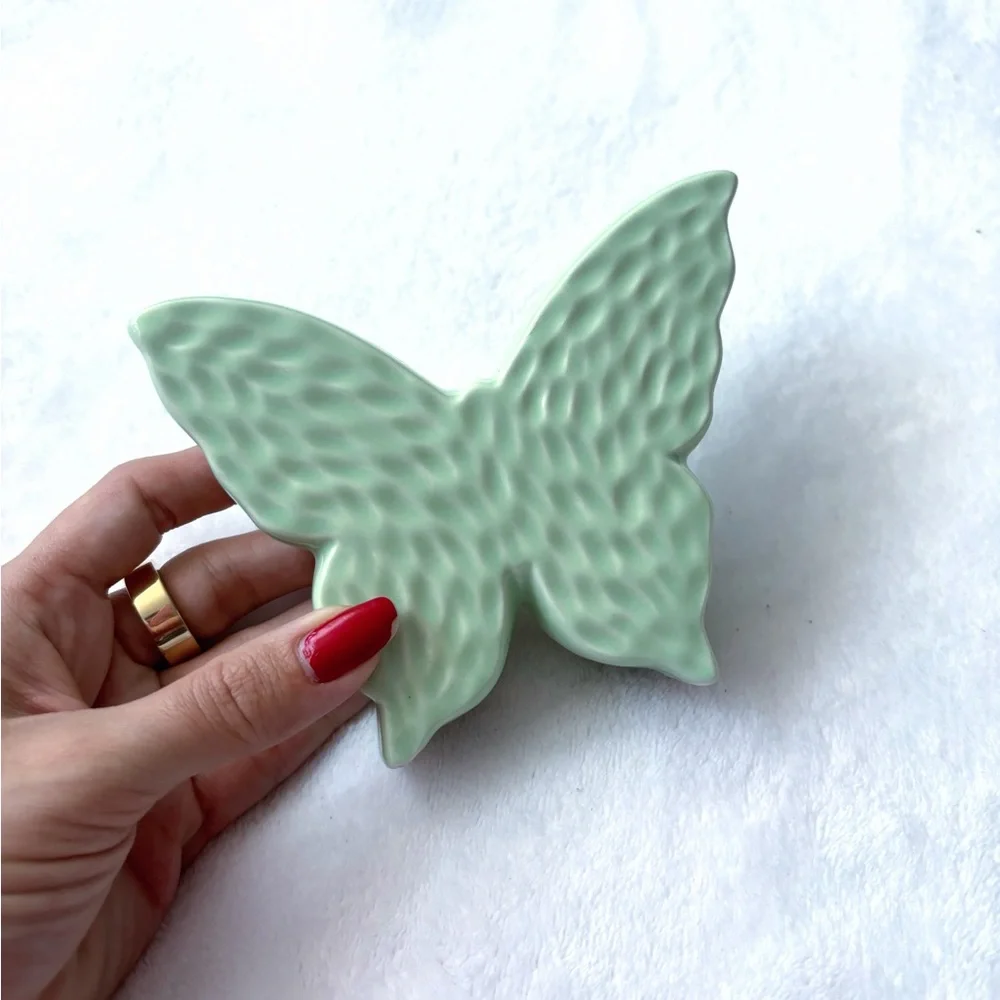 ✨SAGE GREEN BUTTERFLY DECOR SAGE GREEN DECOR BUTTERFLY FIGURINE Z GALLERIE✨